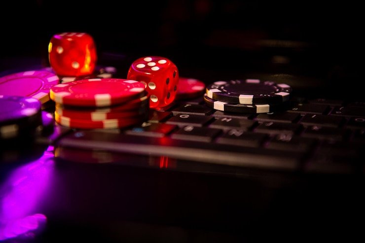 Halaman utama JILI di mpo4 menampilkan grid permainan slot dengan tema beragam dan thumbnail dealer langsung